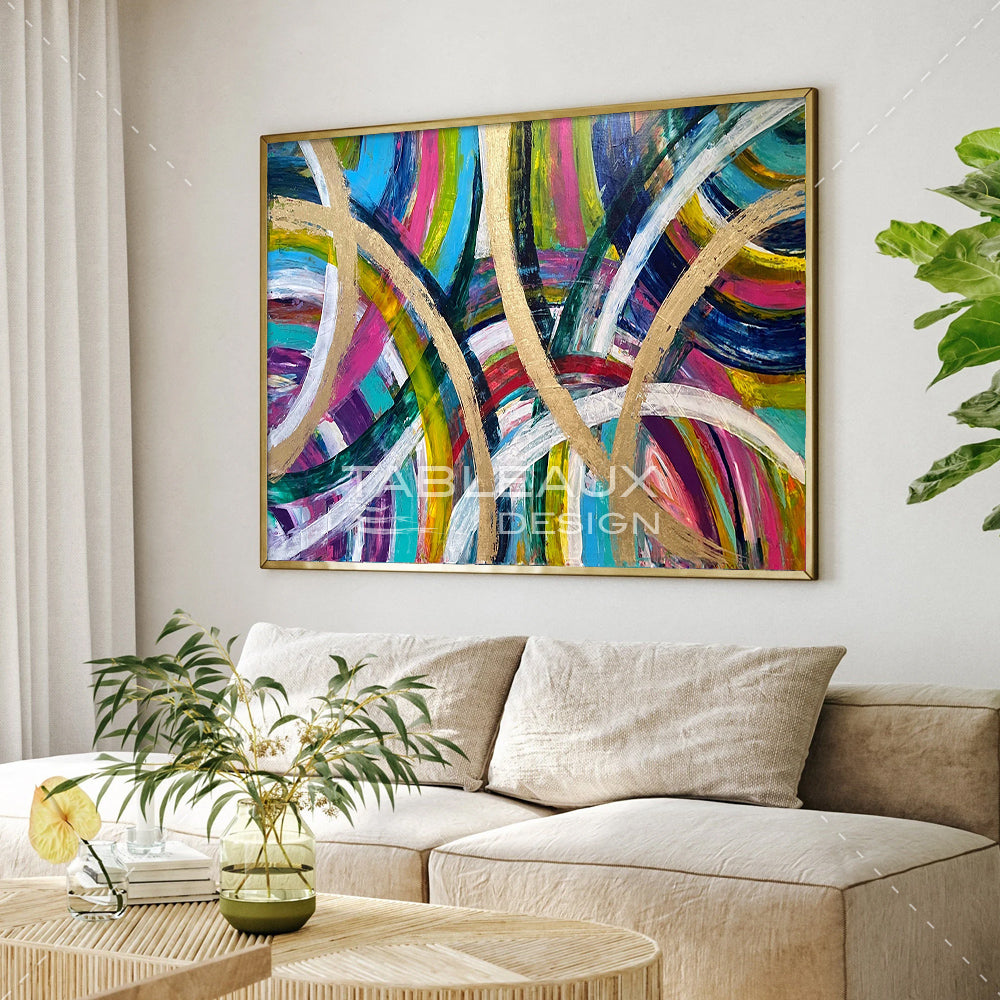 Un tableau abstrait avec arrangement de formes et de couleurs